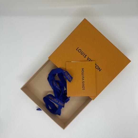 Louis Vuitton Monogram Vivienne Card Holder Pouch Gold - Picture 3 of 7